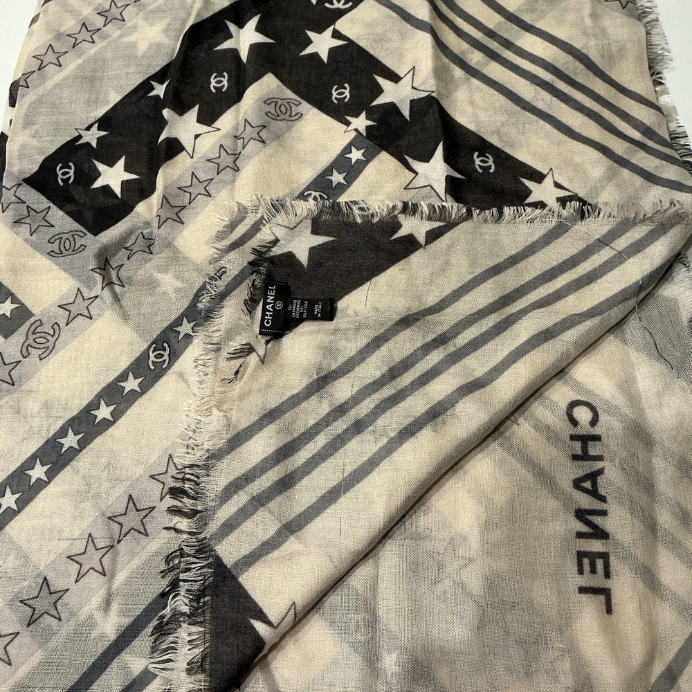 CHANEL Black and Gray Cashmere Scarf